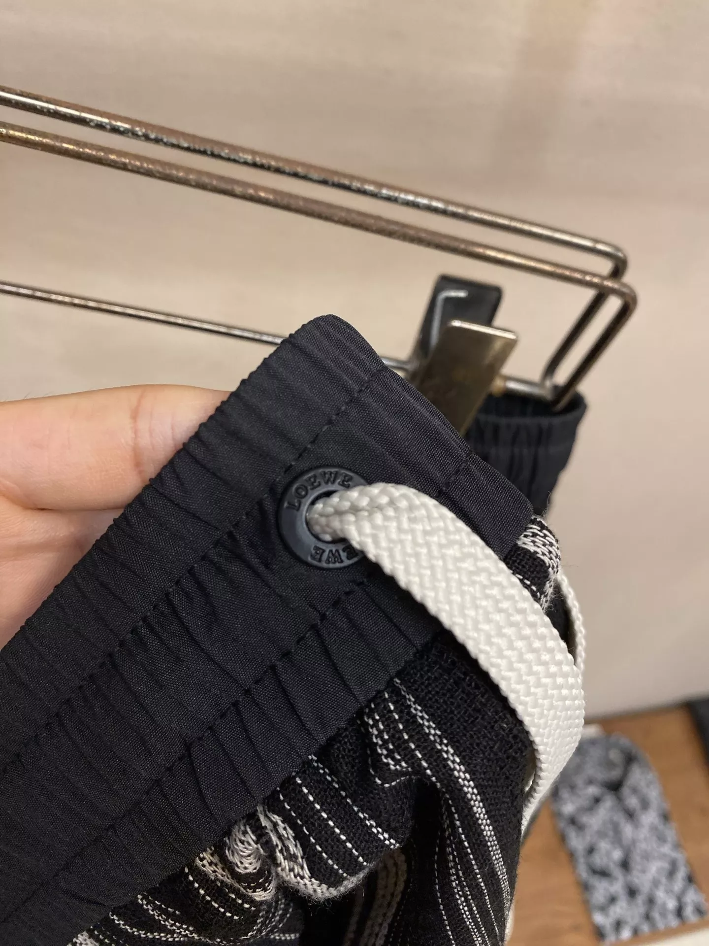 로에베 스트라이프 린넨 밴딩 반바지 상세 이미지 5