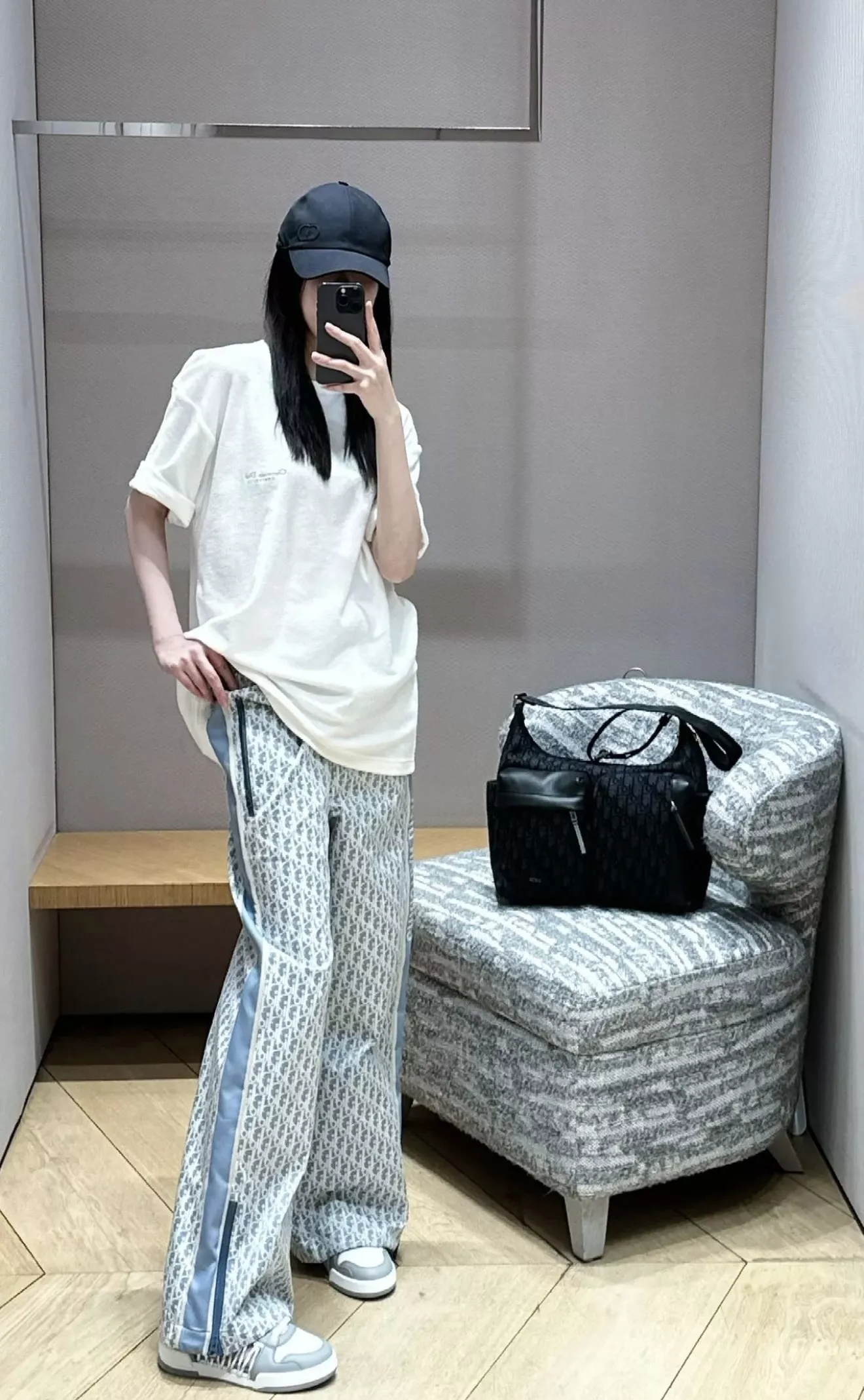 디올 자수 포인트 테리 코튼 반팔 상의 상세 이미지 10