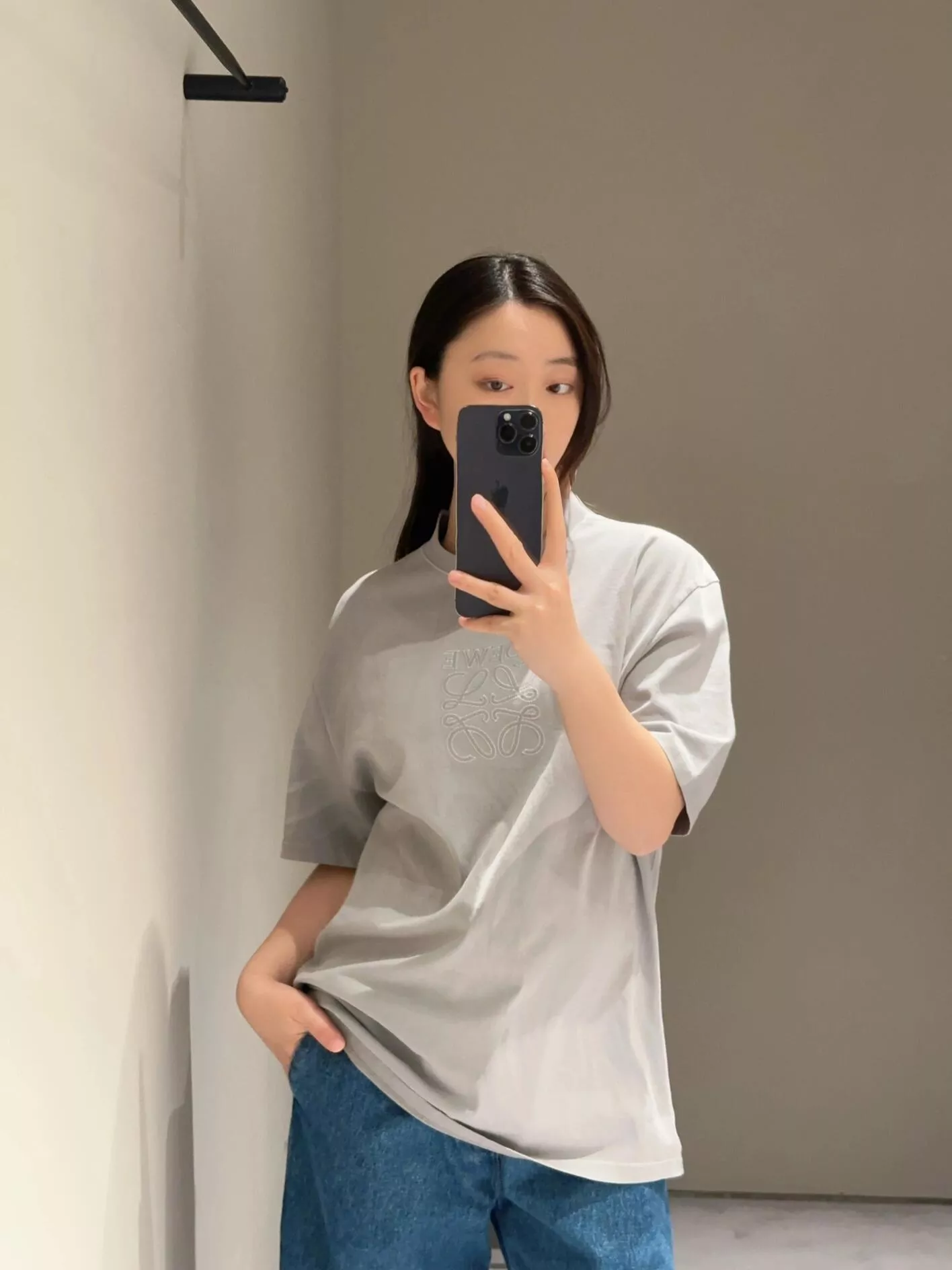 로에베 워싱 코튼 로고 자수 반팔 상의 상세 이미지 9