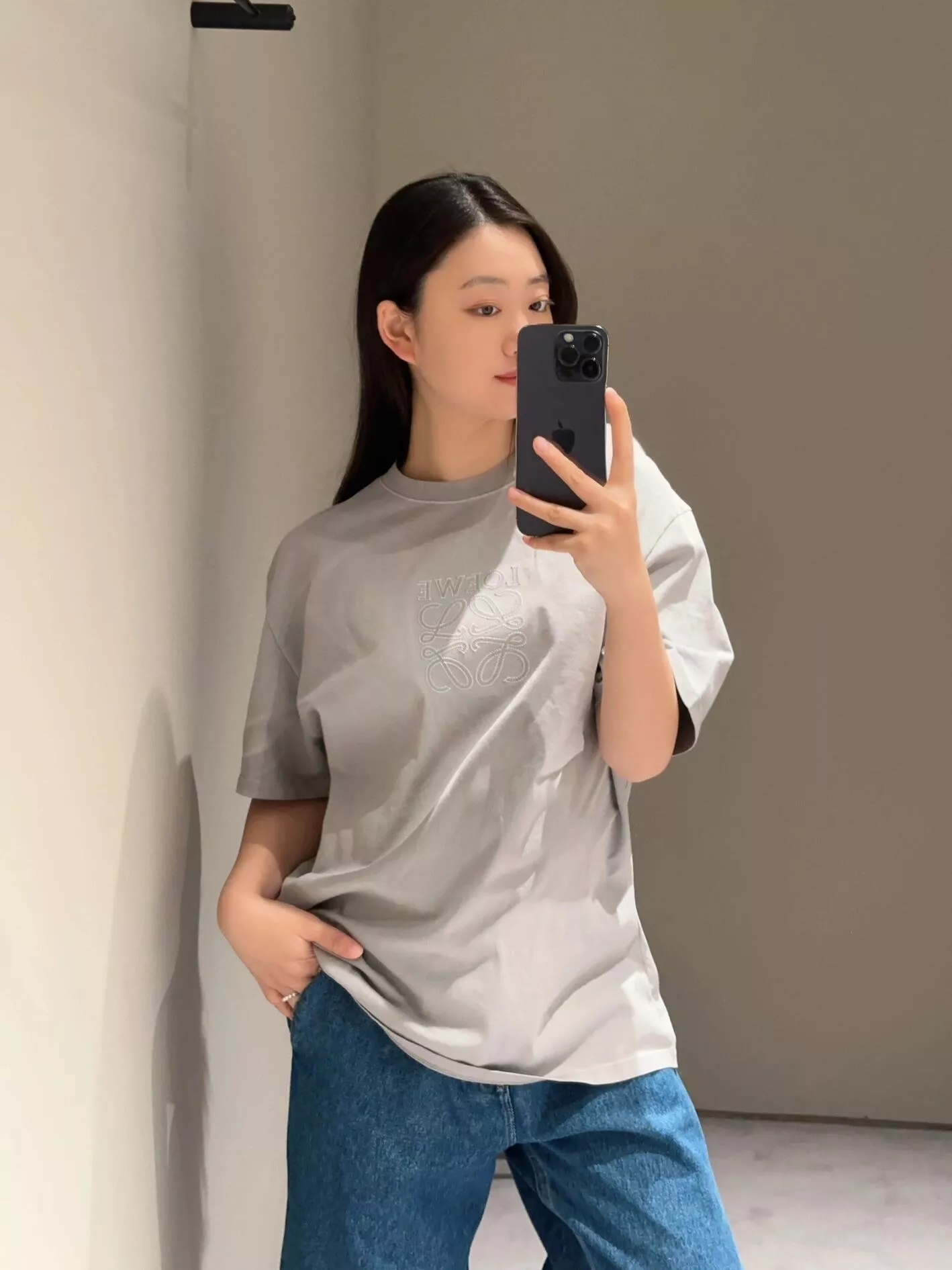 로에베 워싱 코튼 로고 자수 반팔 상의 상세 이미지 10