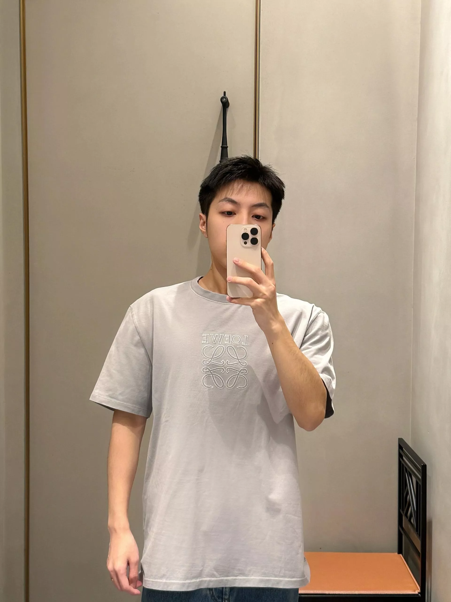 로에베 워싱 코튼 로고 자수 반팔 상의 상세 이미지 27