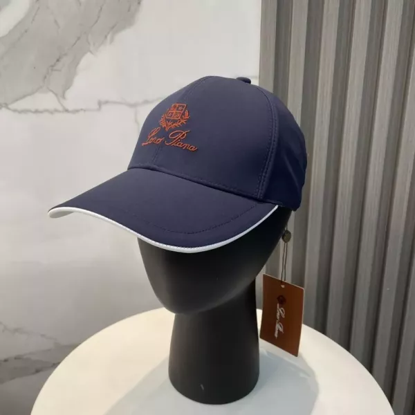 로로피아나 배색 포인트 자수 캡 모자