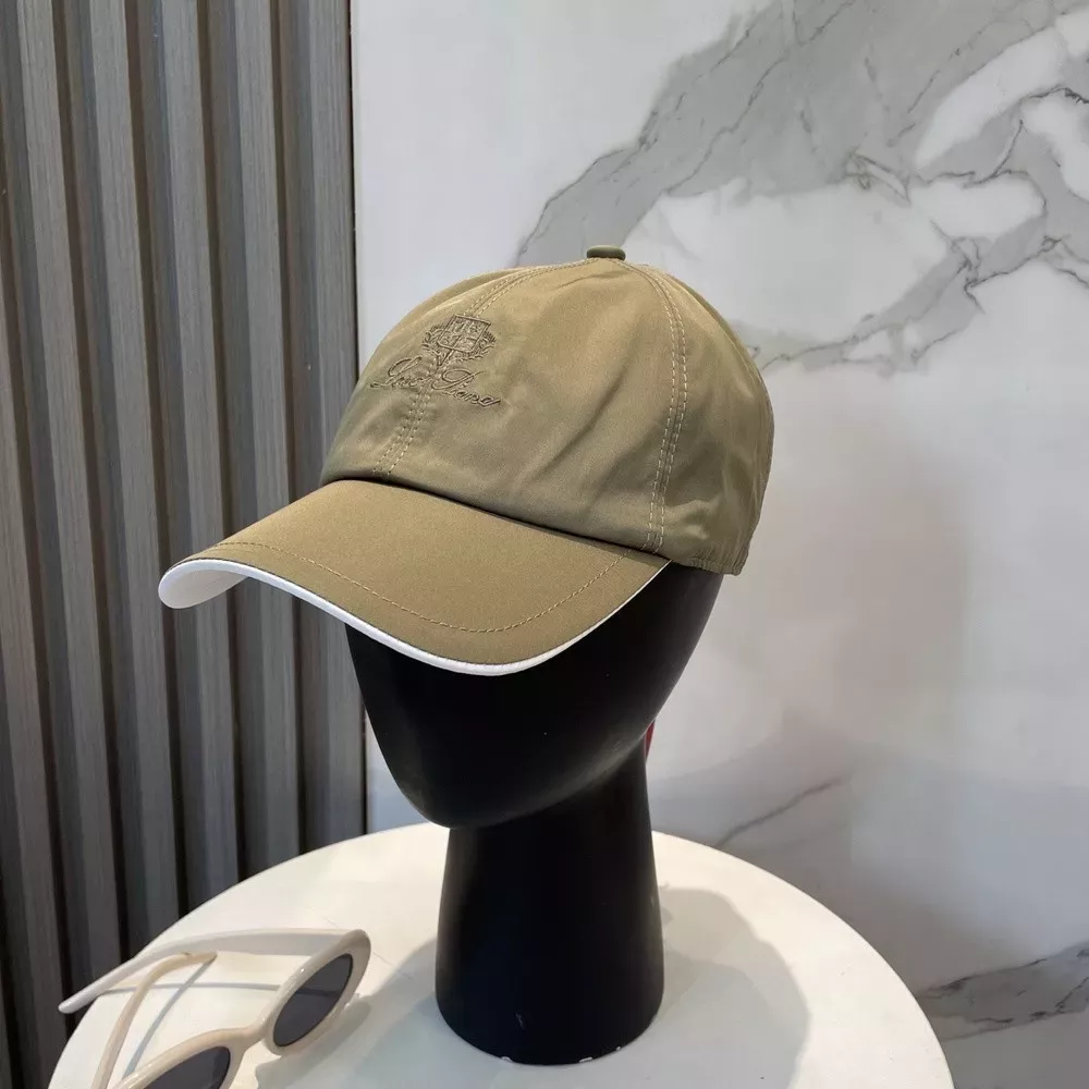 로로피아나 자수 포인트 베이스볼 모자