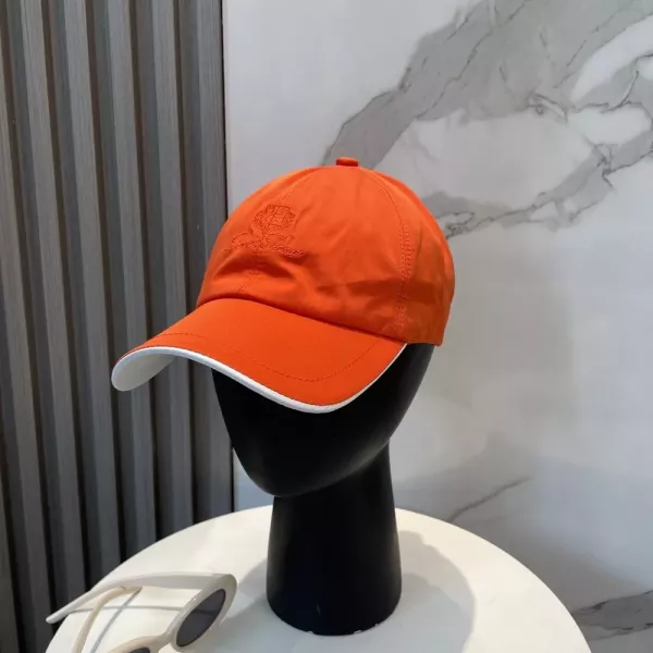 로로피아나 캐주얼 무드의 배색 야구모자