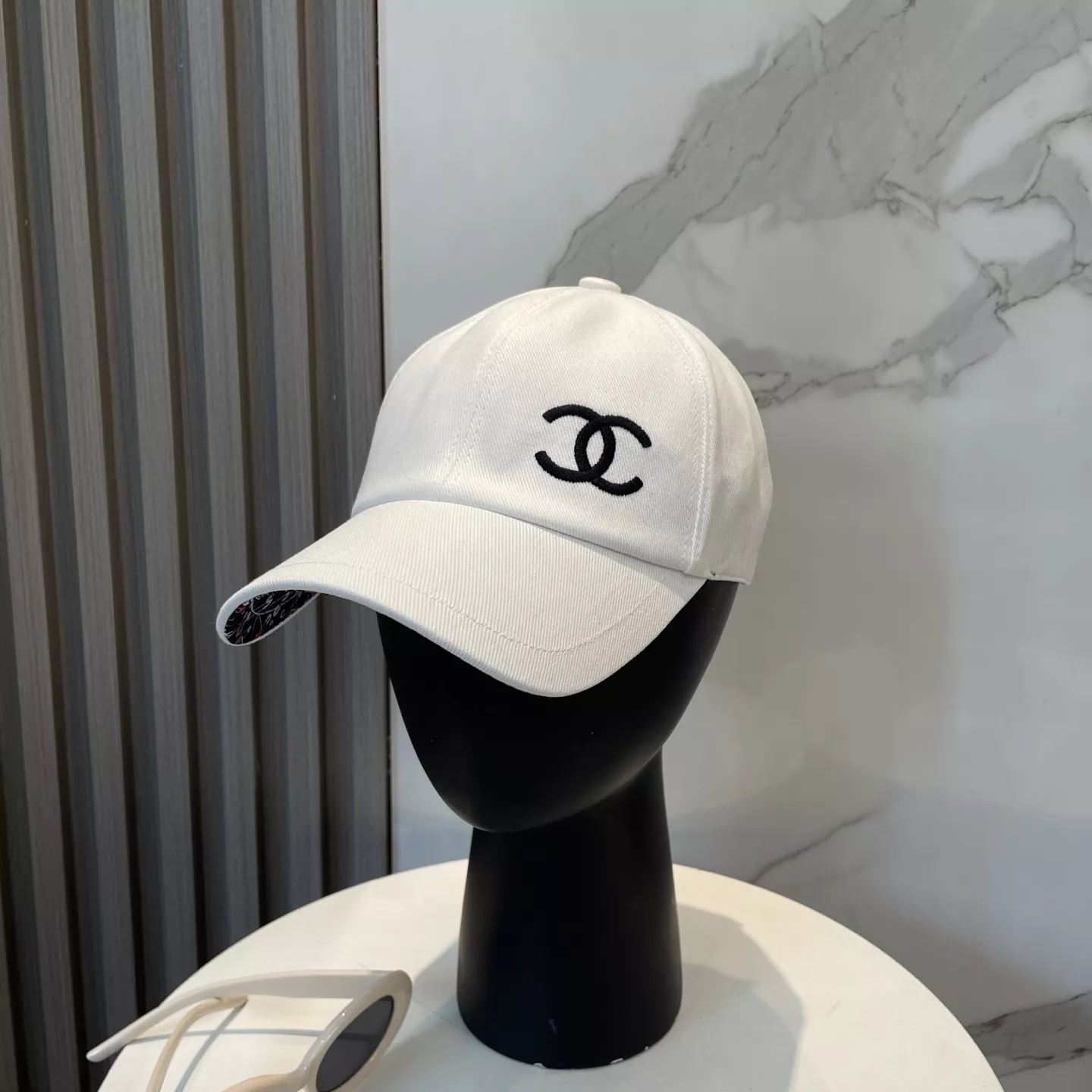 샤넬 더블 자수 포인트 야구 모자 상세 이미지 1