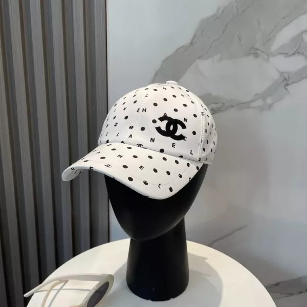 샤넬 자수 로고 포인트 캡