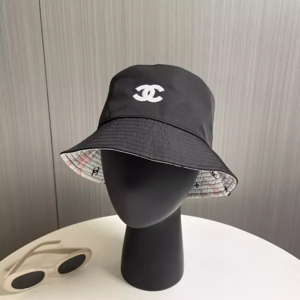샤넬 더블 C 자수 포인트 모자