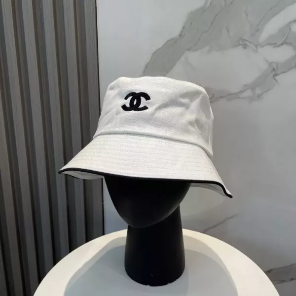샤넬 자수 포인트 코튼 모자