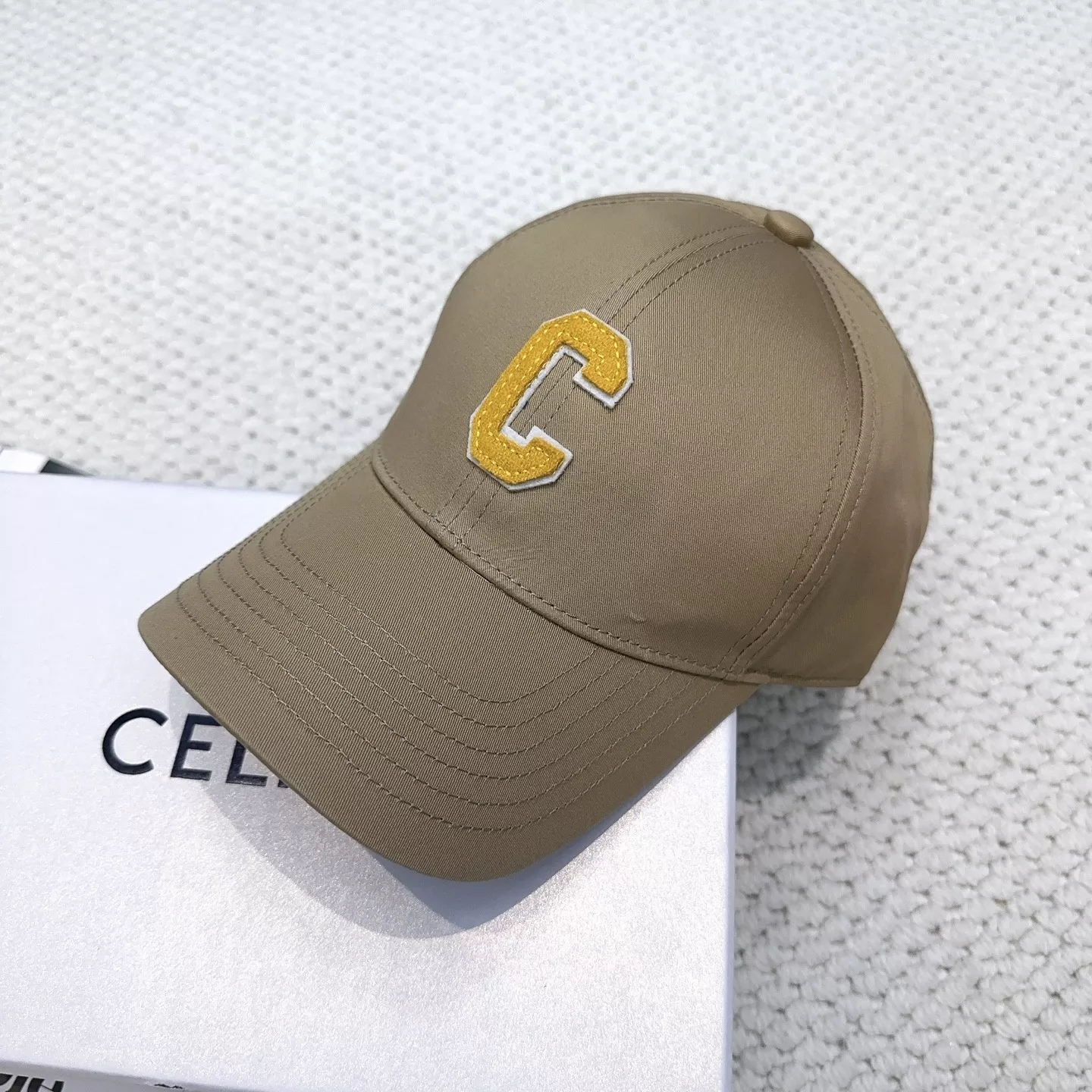 셀린느 C 로고 포인트 캡 상세 이미지 6