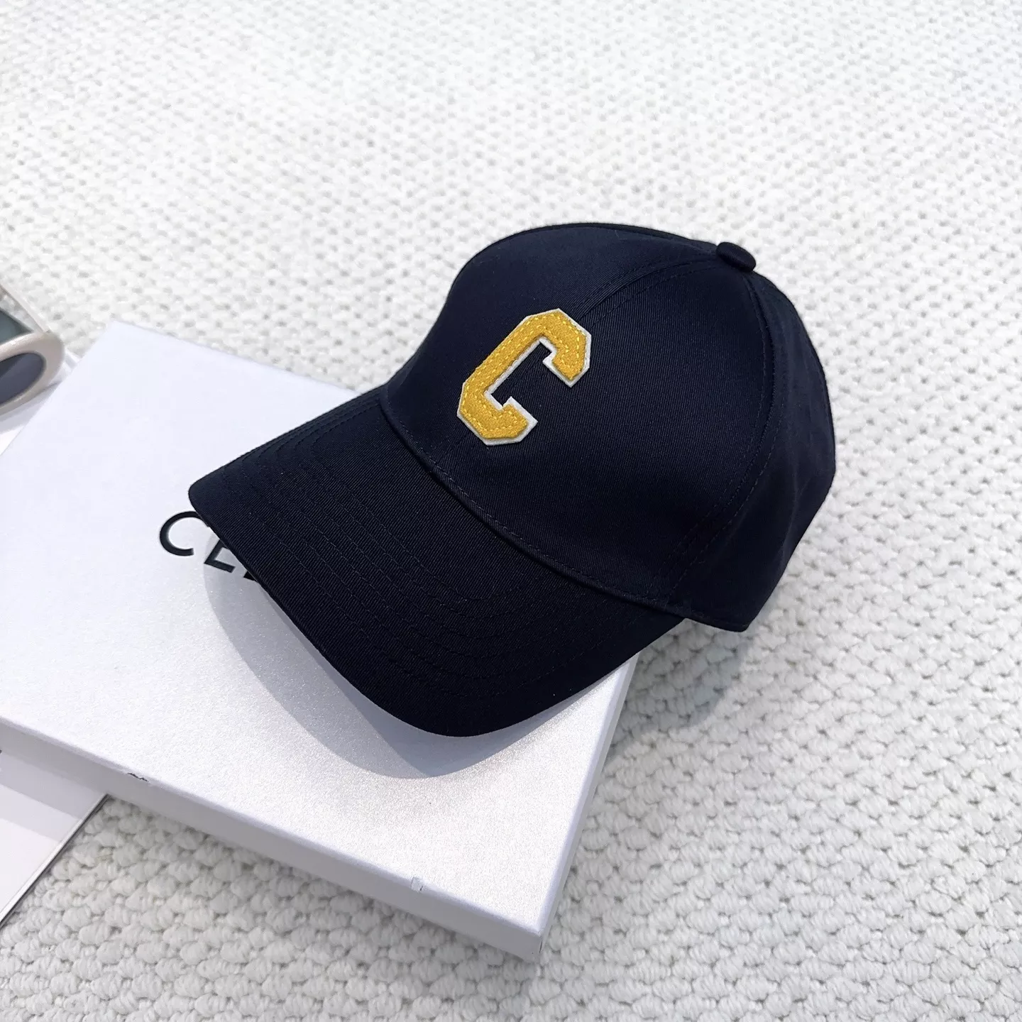 셀린느 C 로고 포인트 야구모자 상세 이미지 8