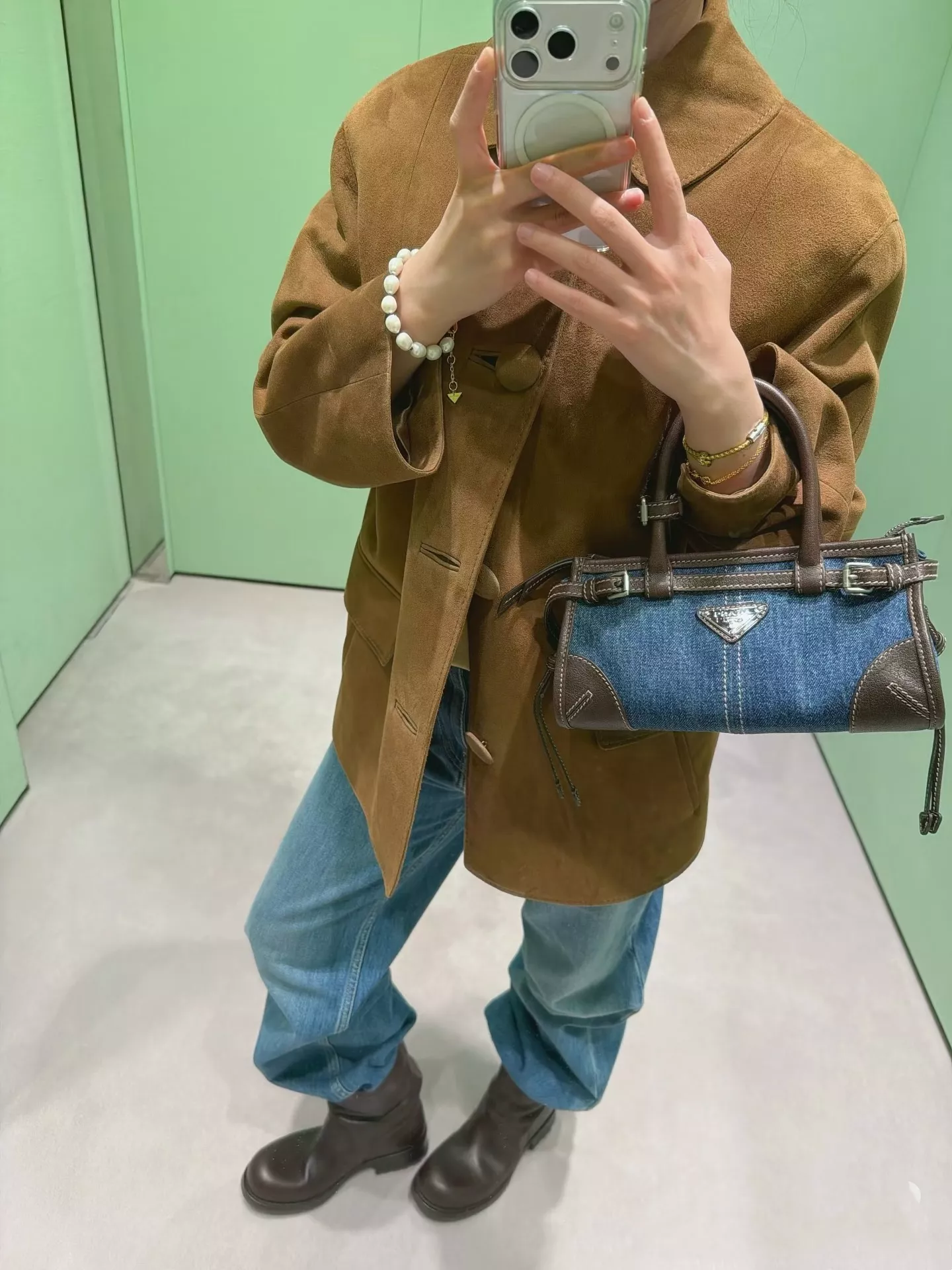 프라다 데님 배색 미니 보니 백 상세 이미지 43