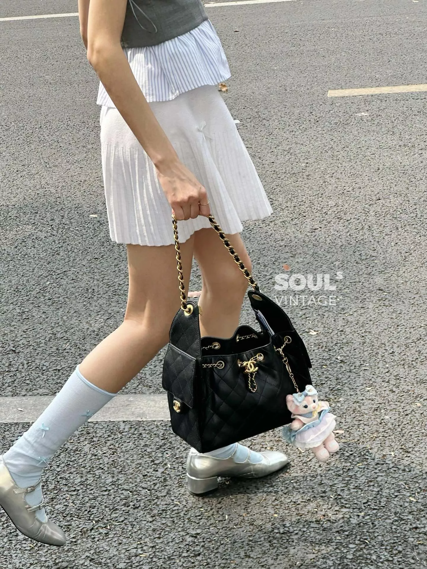 샤넬 퀼팅 체인 드로우스트링 백 상세 이미지 81