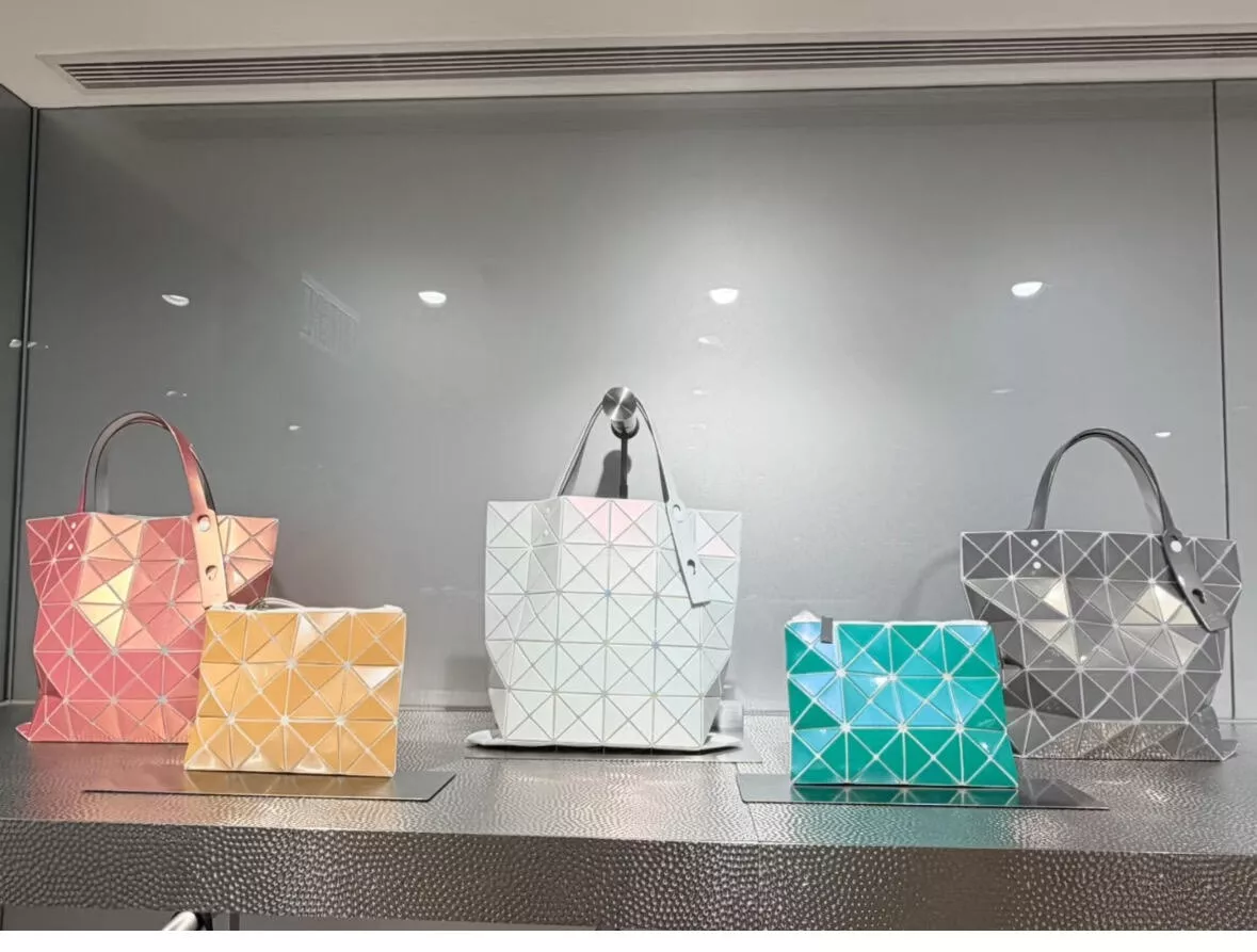 이세이미야케 루센트 메탈릭 6격 펄 토트백 상세 이미지 69