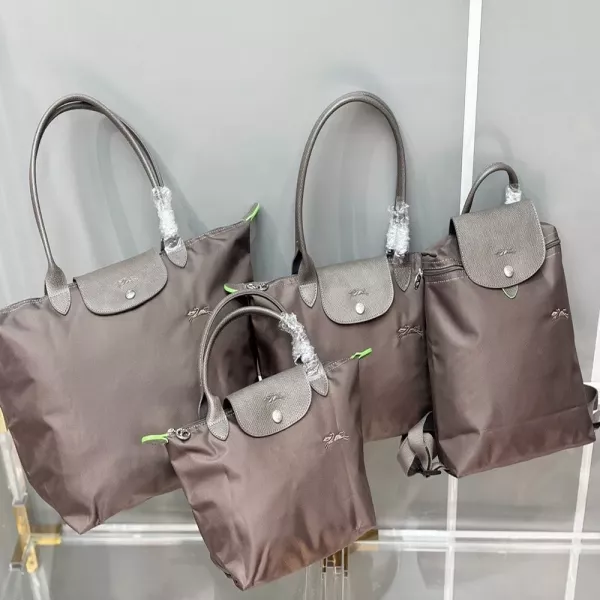 롱샴 르 플리아쥬 그린 모카 컬러 백팩