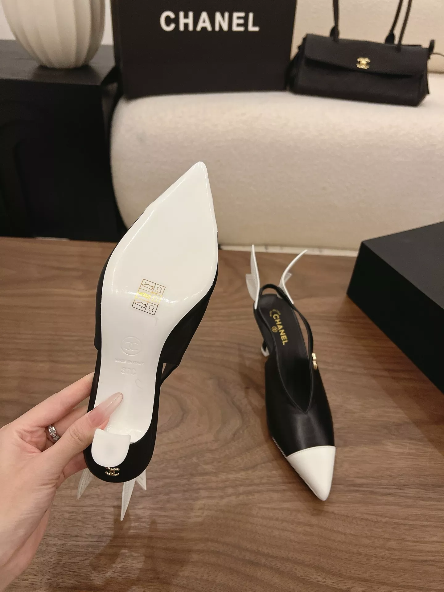 샤넬 투톤 포인트 슬링백 힐 상세 이미지 8