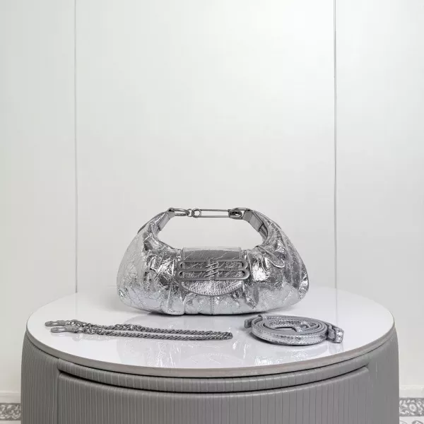 발렌시아가 안전핀 장식 주름 텍스처 체인백