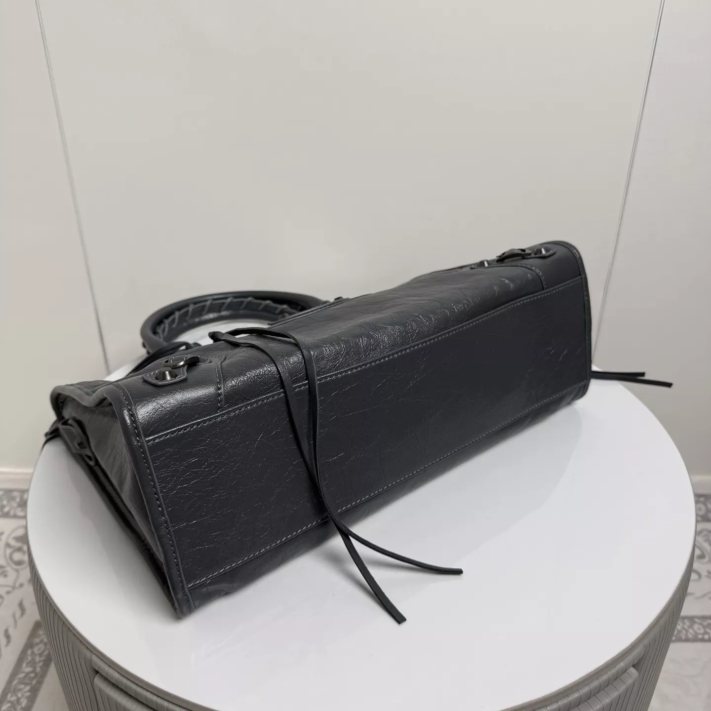 발렌시아가 르 시티 모터백 스타일 토트백 상세 이미지 5
