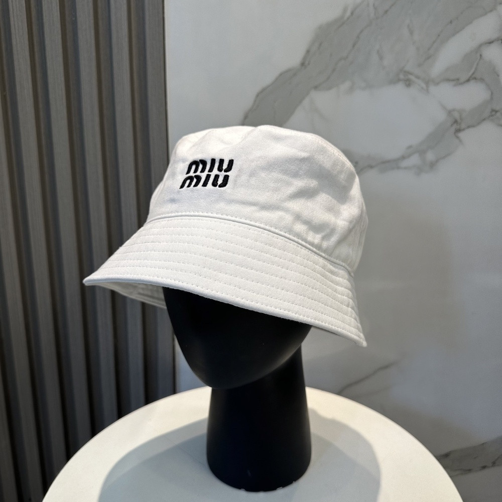 미우미우 자수 포인트 버킷 모자