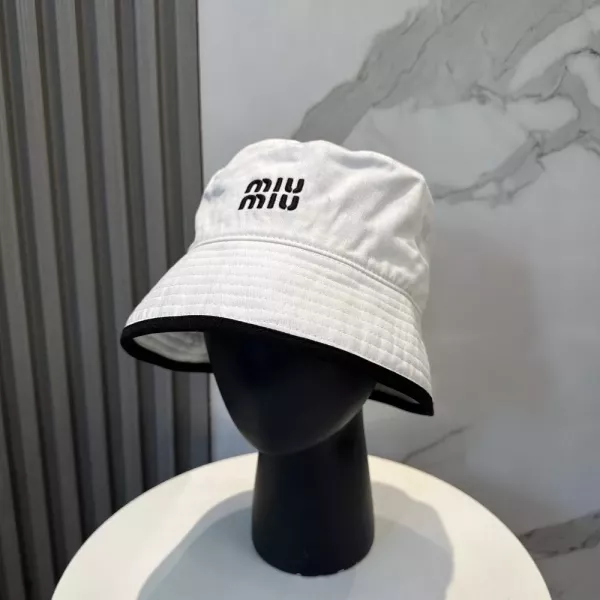 미우미우 자수 포인트 버킷 모자