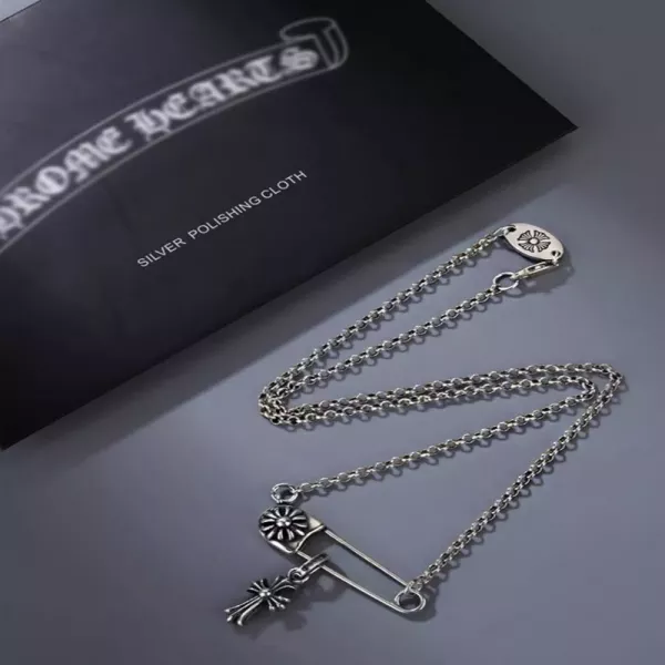 크롬하츠 빈티지 십자가 장식 실버 목걸이
