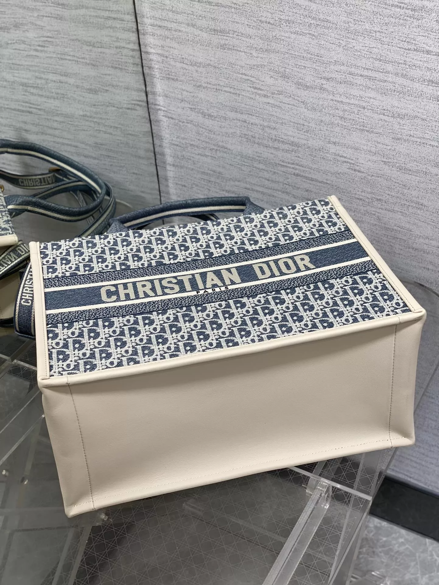 디올 자수 로고 토트백 상세 이미지 7