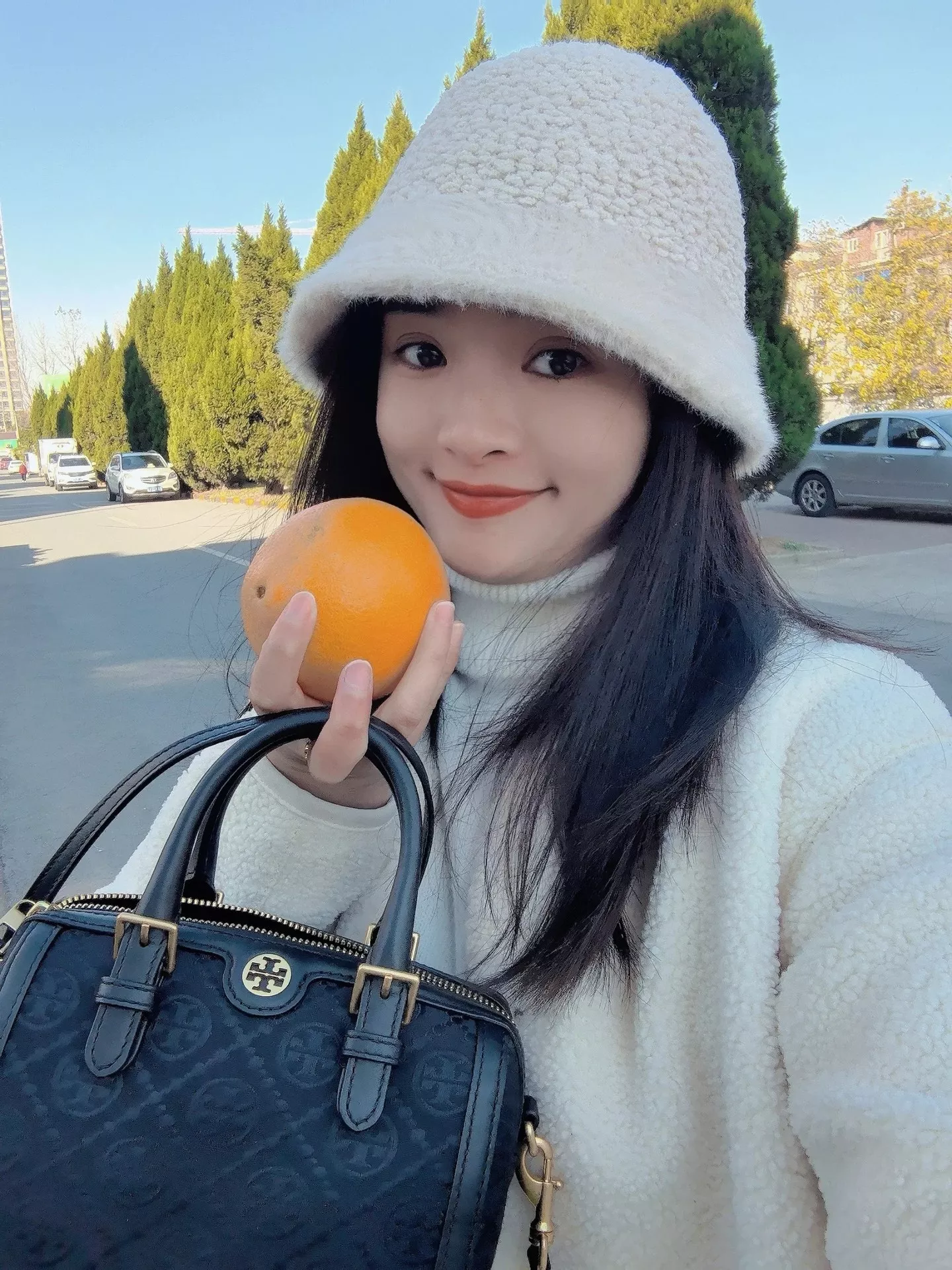 토리버치 블랙 골드 미니 보스턴백 상세 이미지 34
