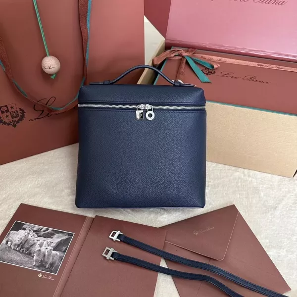 로로피아나 엑스트라 포켓 송아지가죽 백팩
