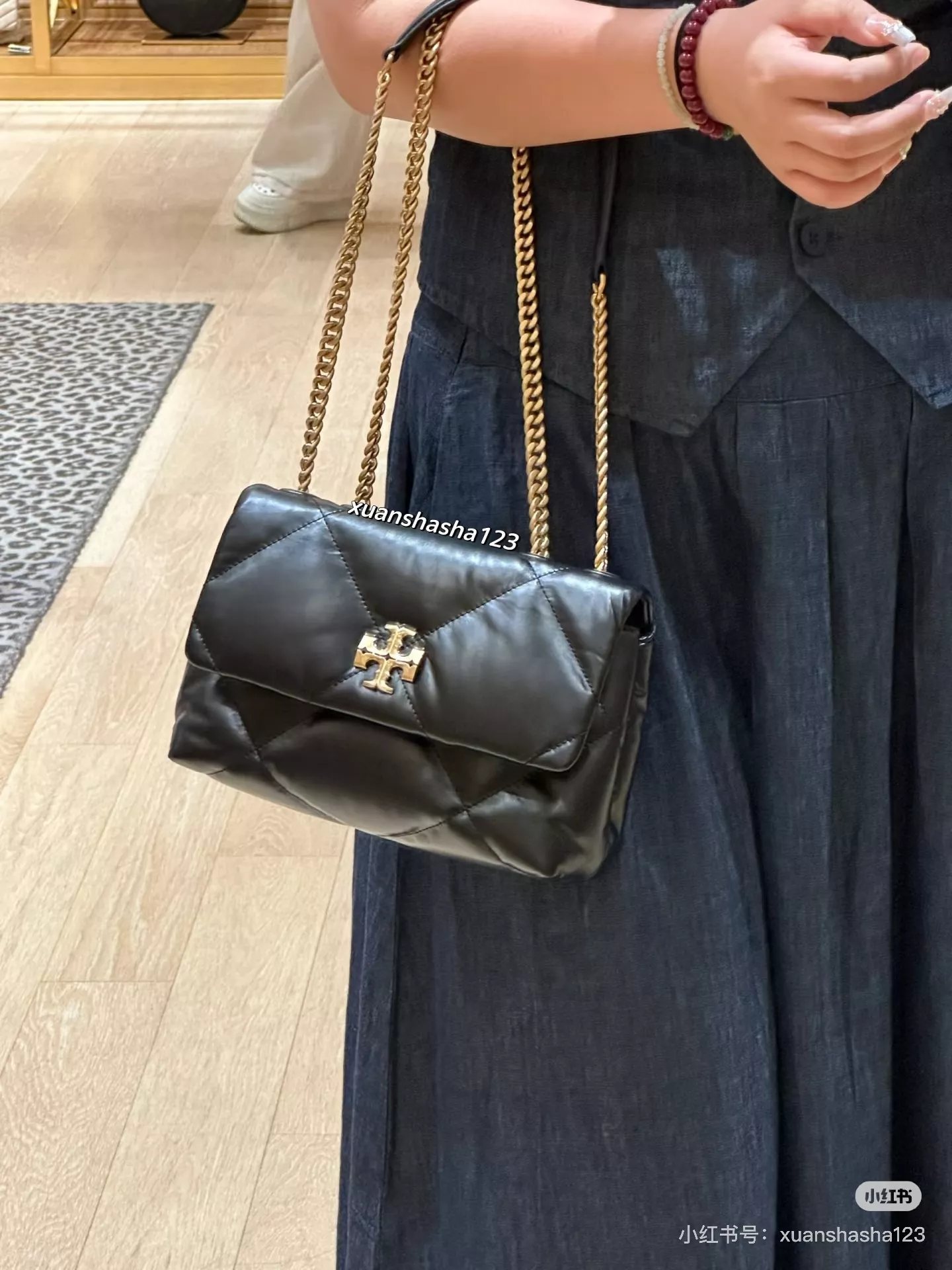 토리버치 키라 퀼팅 체인 숄더백 상세 이미지 42