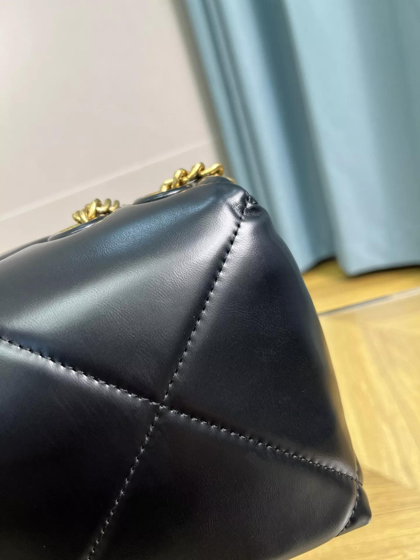 토리버치 키라 퀼팅 체인 숄더백 상세 이미지 15