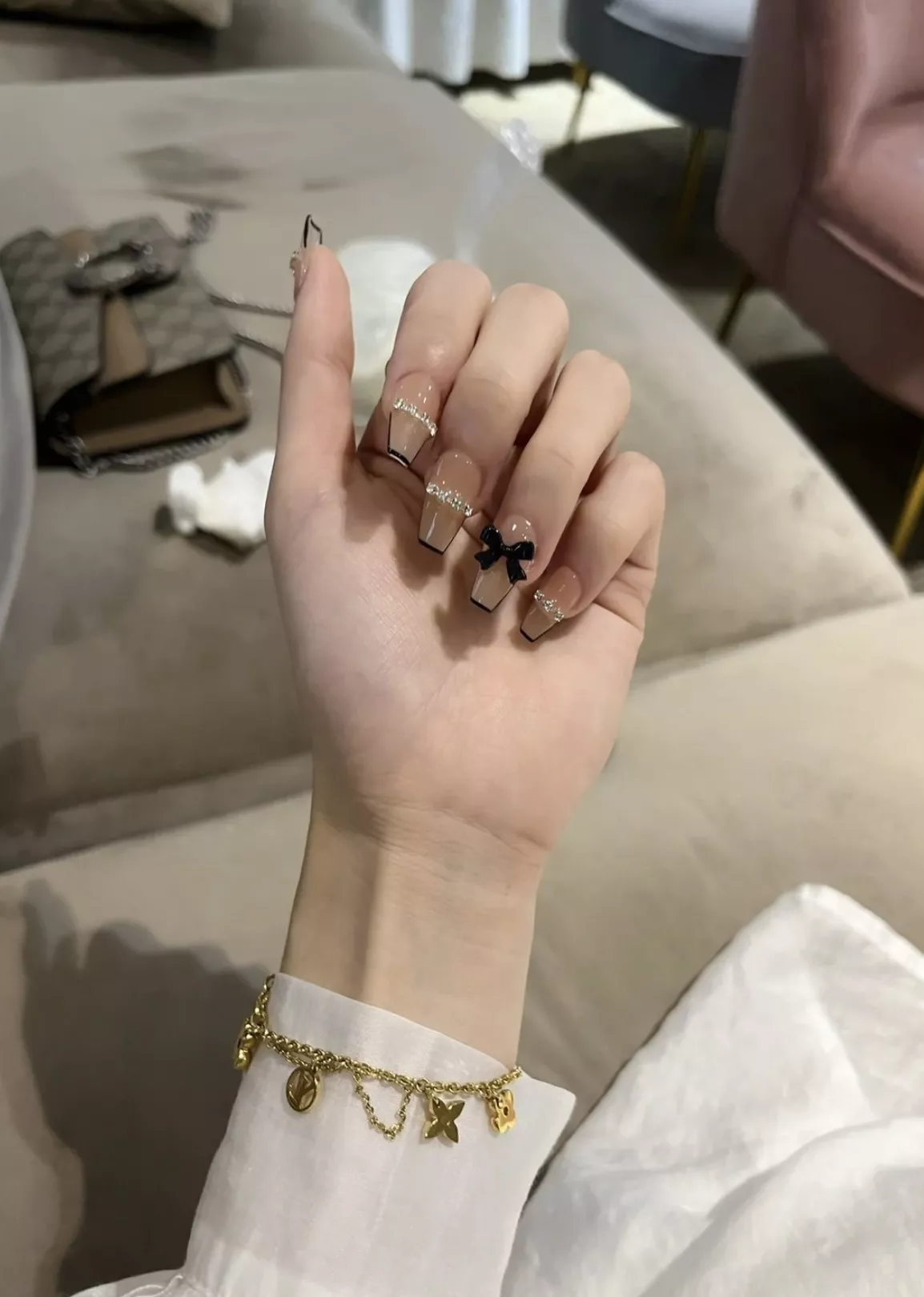 루이비통 클로버 모티브 조절형 팔찌 상세 이미지 30