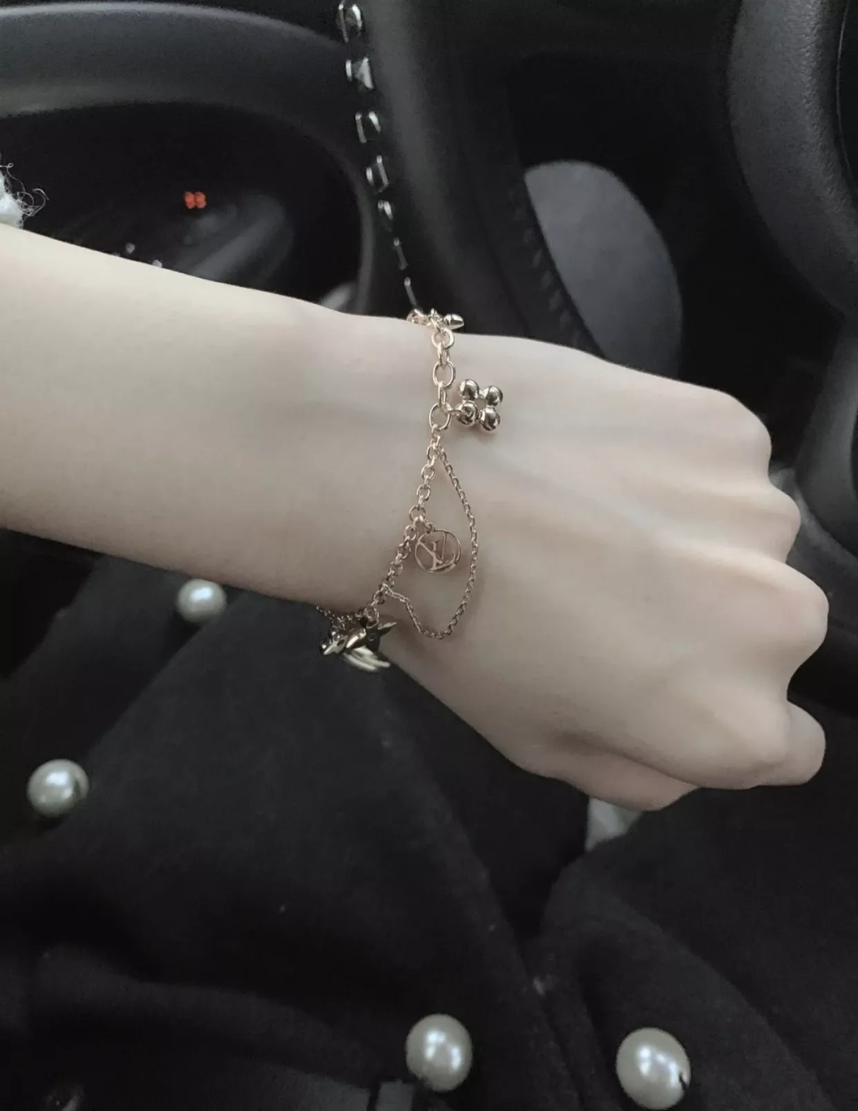 루이비통 클로버 모티브 조절형 팔찌 상세 이미지 13
