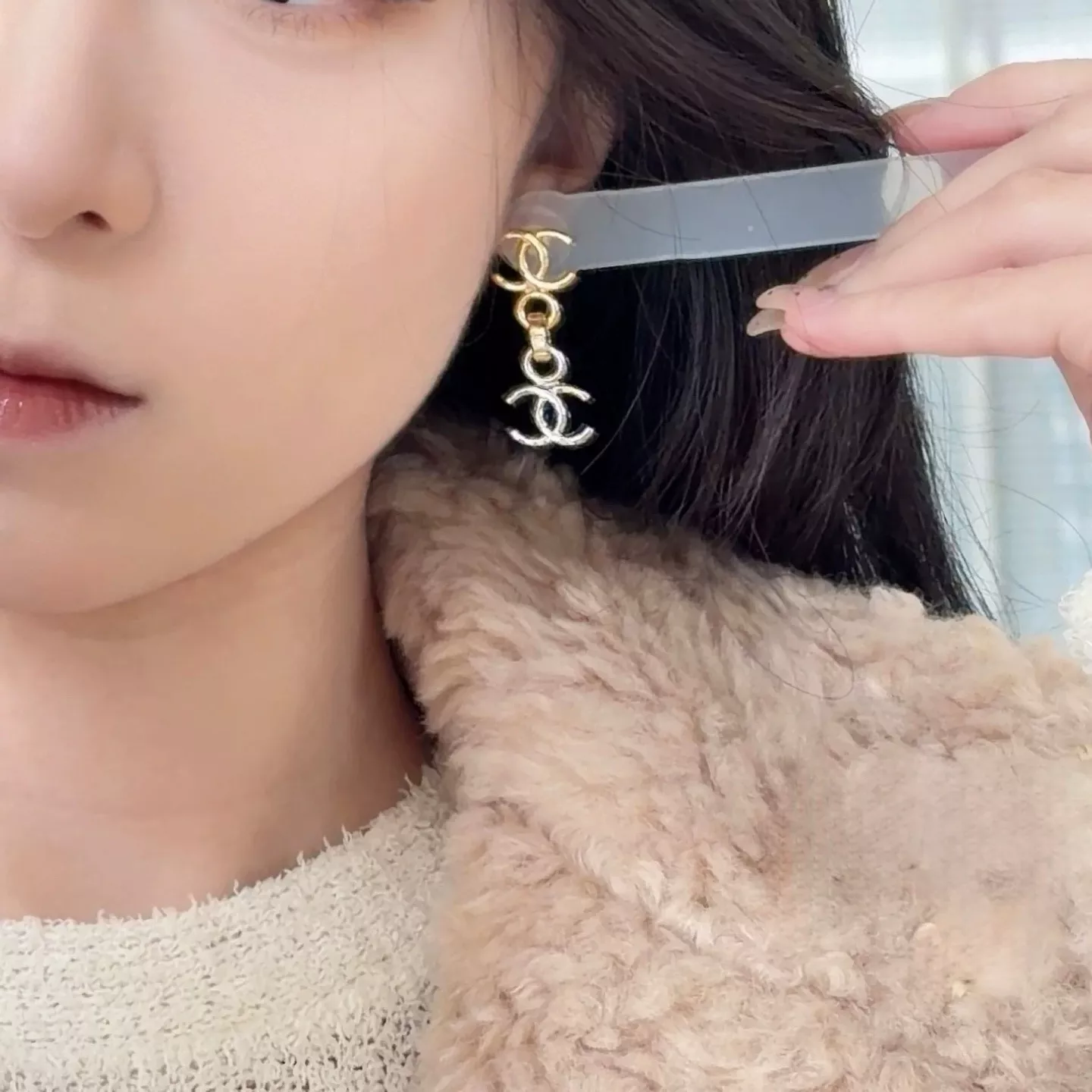 샤넬 더블 C 투톤 드롭 이어링 상세 이미지 9