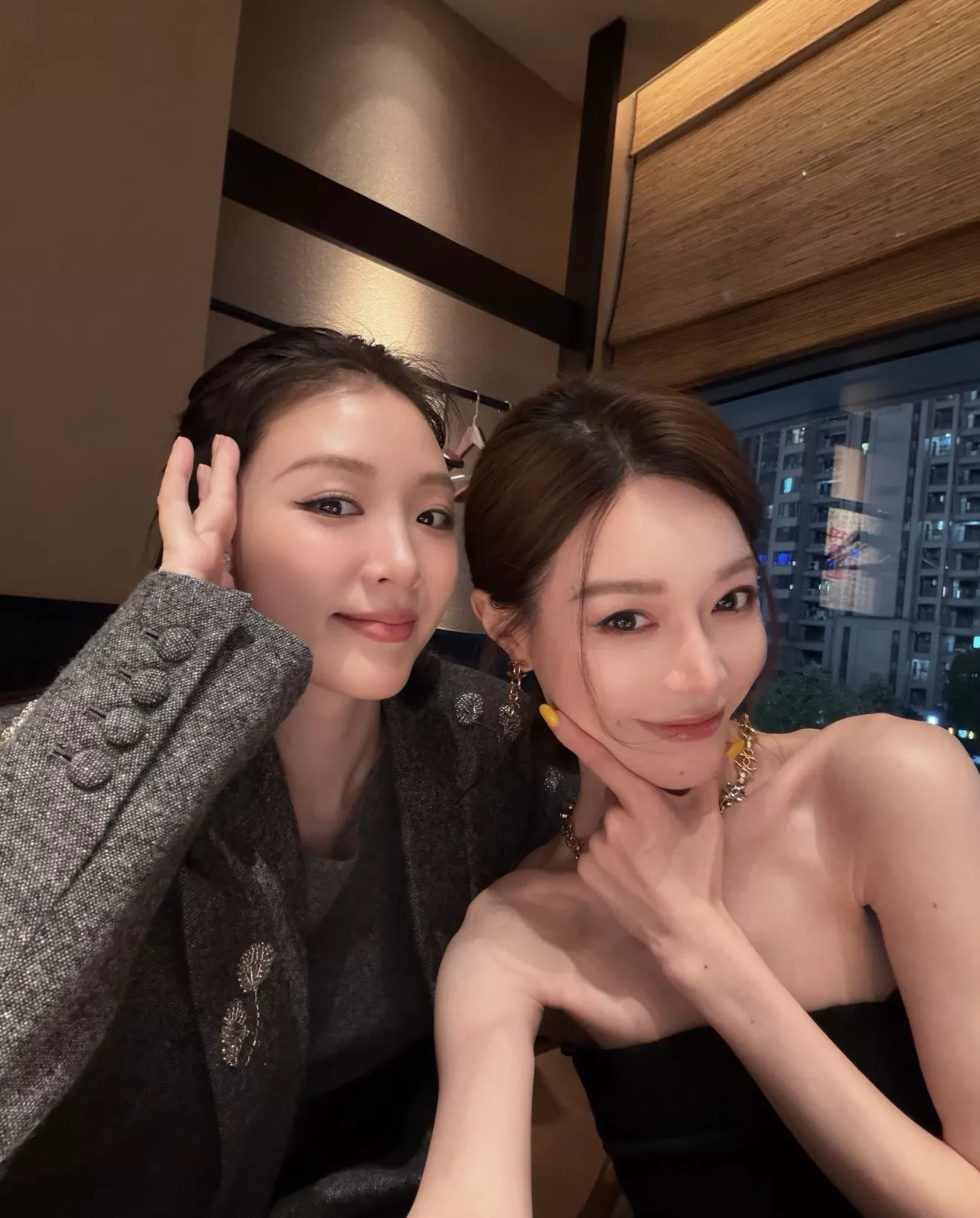 샤넬 더블 C 투톤 드롭 이어링 상세 이미지 11