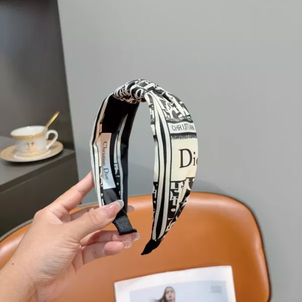 디올 D로고 와이드 헤어밴드