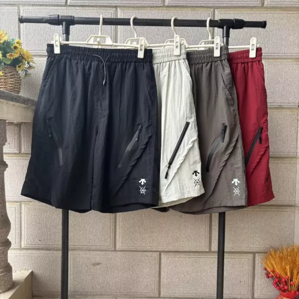 데상트 남성 아웃도어 스포츠 반바지