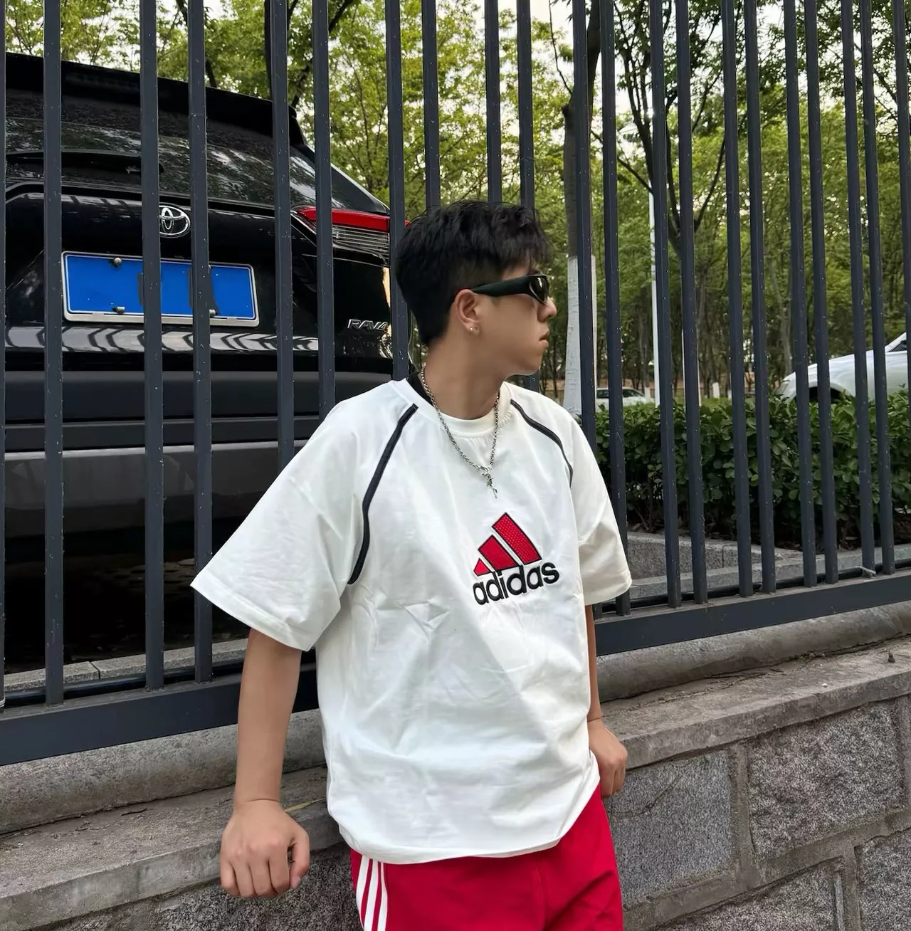 아디다스 삼선 포인트 자수 로고 반소매 티셔츠 상세 이미지 10