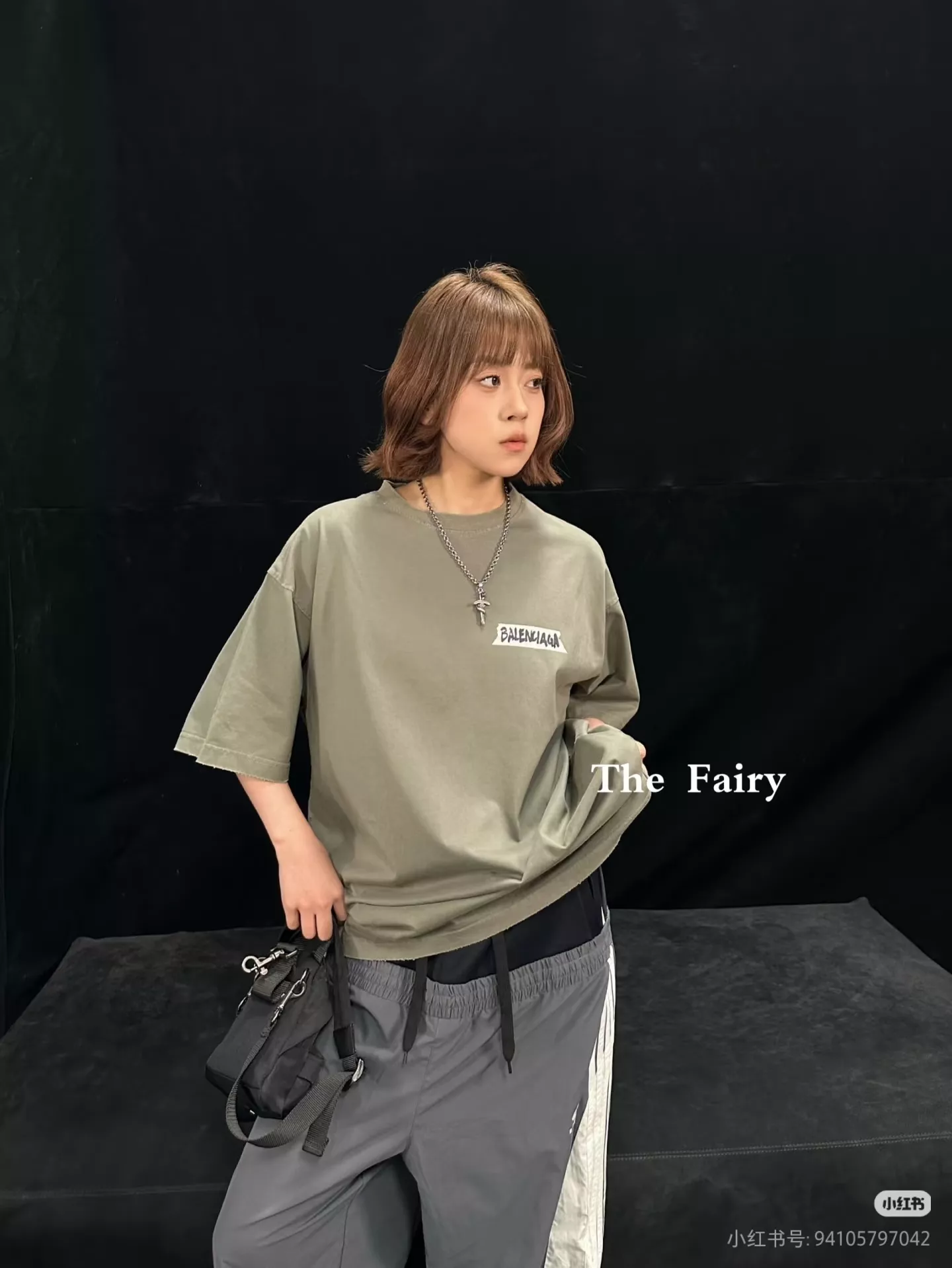 발렌시아가 테이프 로고 워싱 디스트로이드 반소매 티셔츠 상세 이미지 20