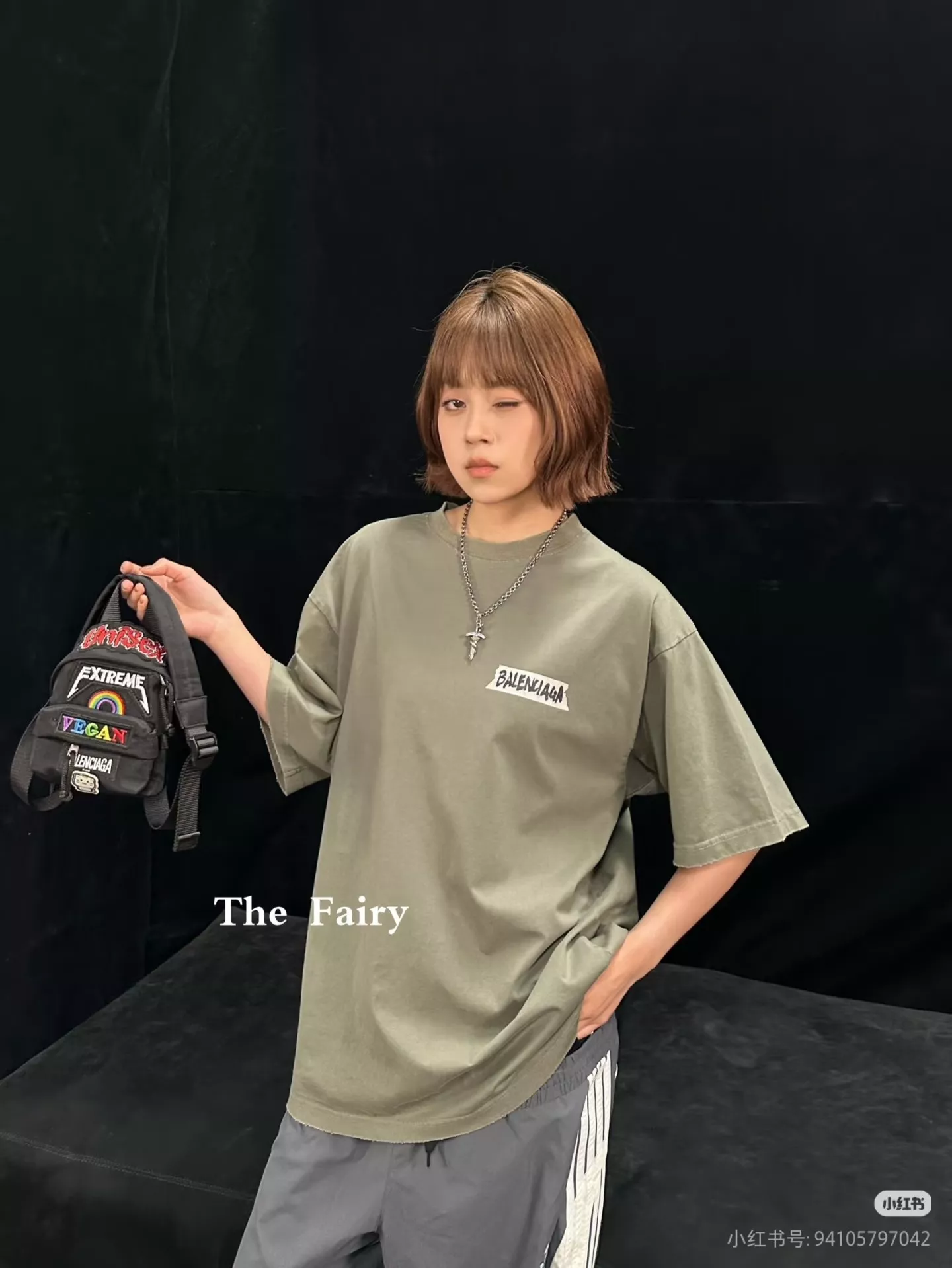 발렌시아가 테이프 로고 워싱 디스트로이드 반소매 티셔츠 상세 이미지 21