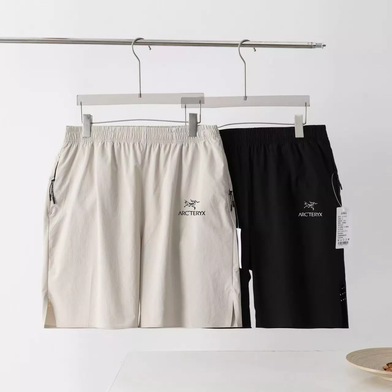 아크테릭스 로고 포인트 기능성 반바지 상세 이미지 1