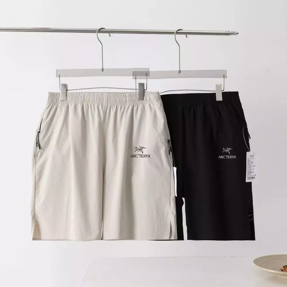 아크테릭스 로고 포인트 기능성 반바지
