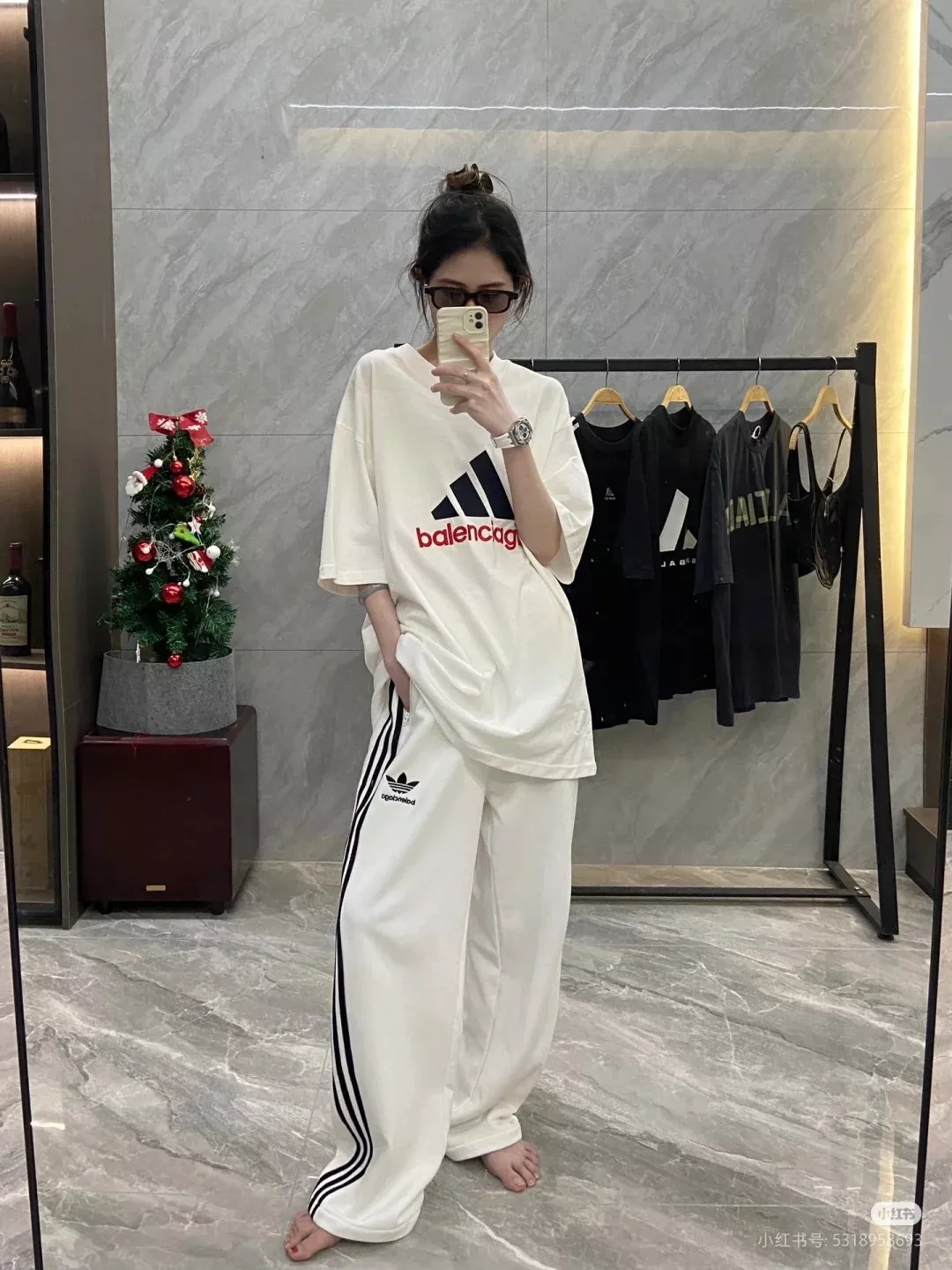 발렌시아가 양면 프린트 반소매 티셔츠 상세 이미지 8
