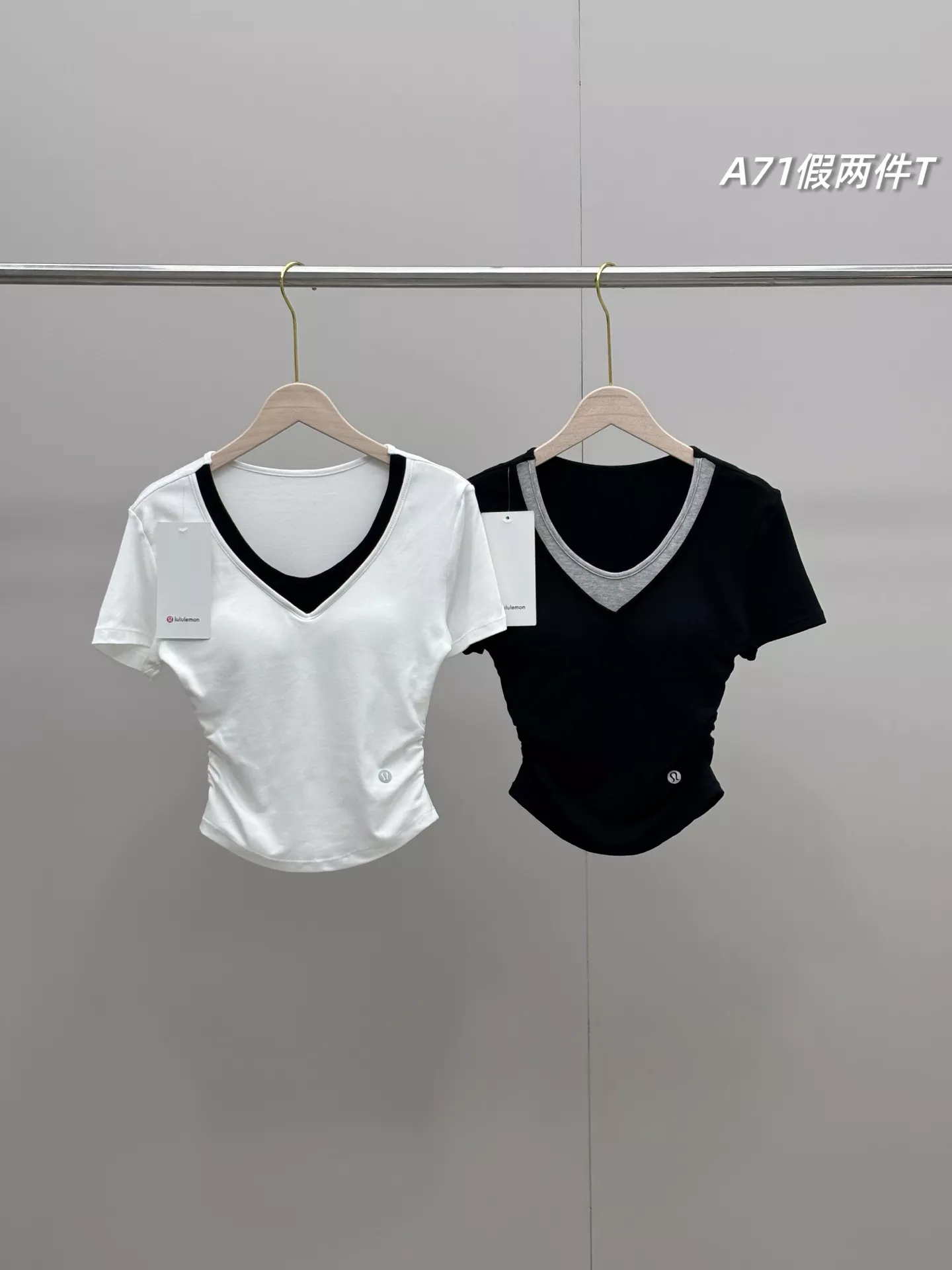 룰루레몬 브라패드 내장 브이넥 페이크 레이어드 반소매 티셔츠 상세 이미지 1
