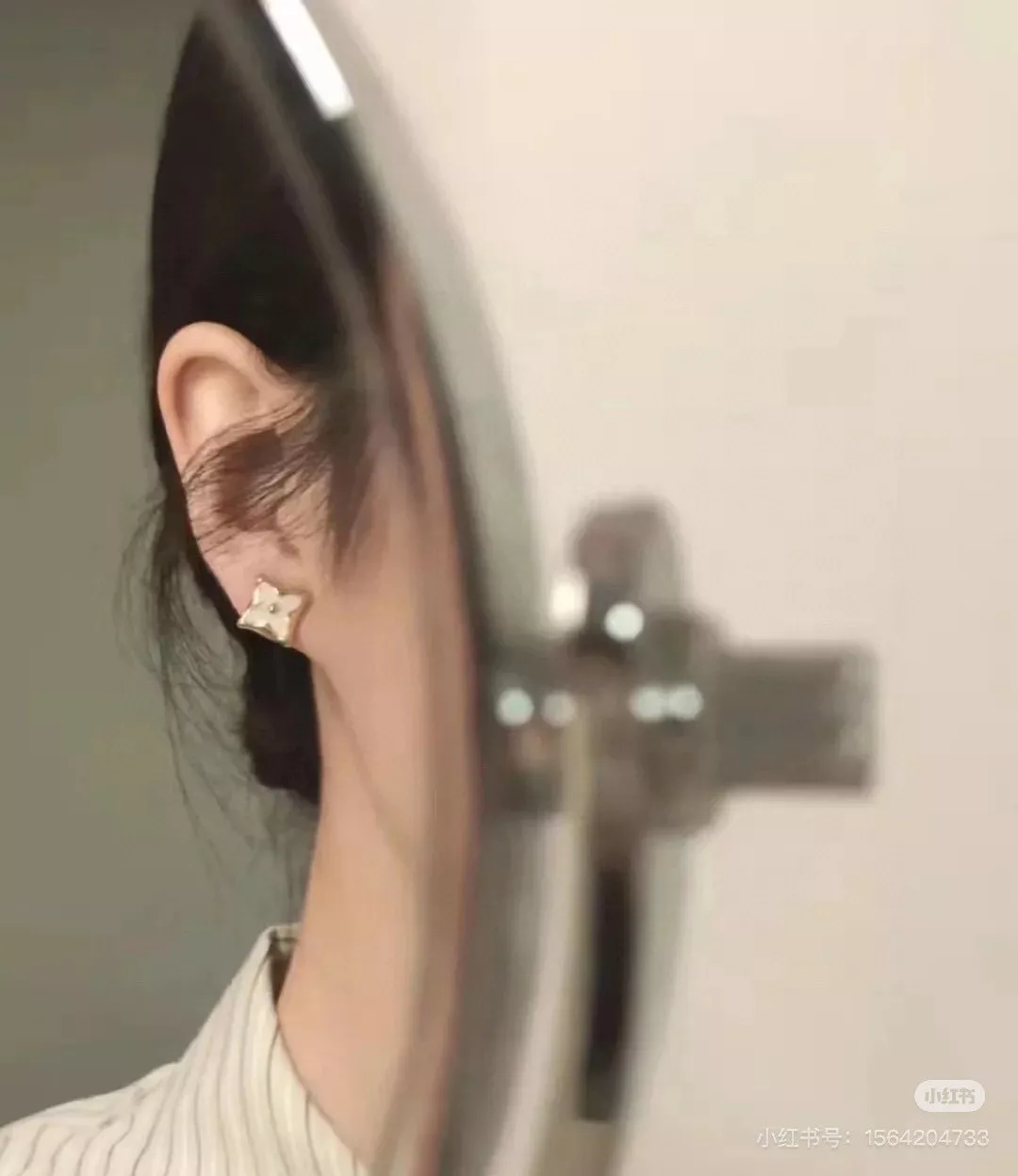 루이비통 플라워 모티브 이어 스터드 상세 이미지 10