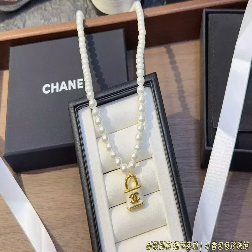 샤넬 진주 장식 체인 목걸이