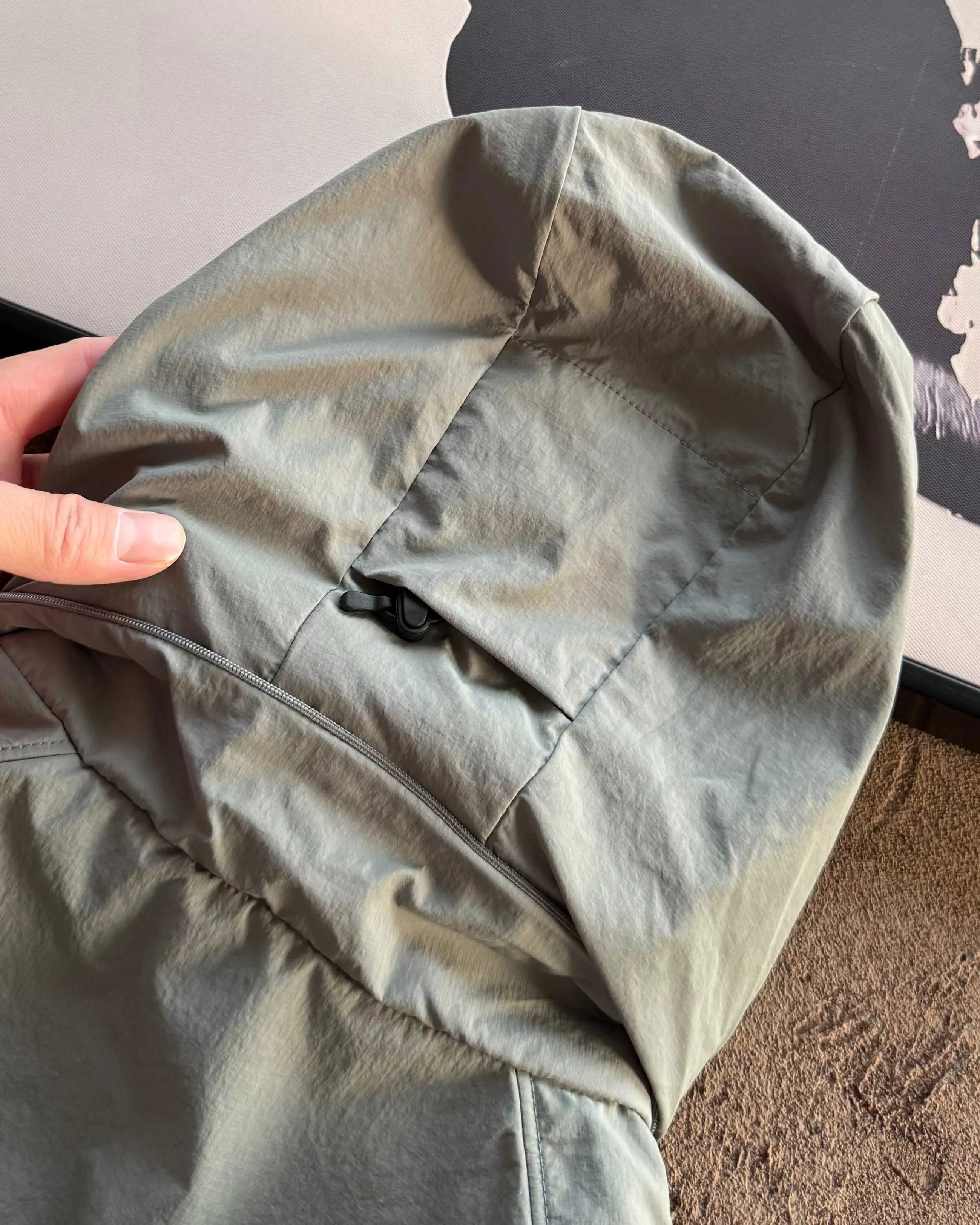 아크테릭스 경량 수납형 후드 바람막이 재킷 상세 이미지 16