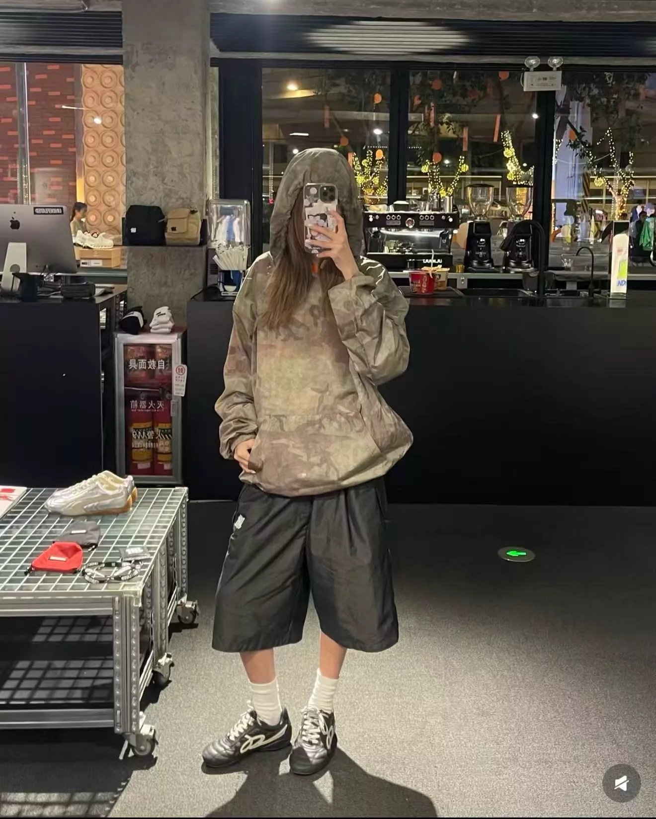 언디피티드 아웃도어 무드의 기능성 반바지 상세 이미지 13