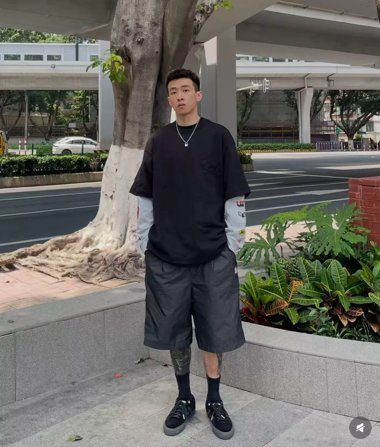 언디피티드 아웃도어 무드의 기능성 반바지 상세 이미지 16