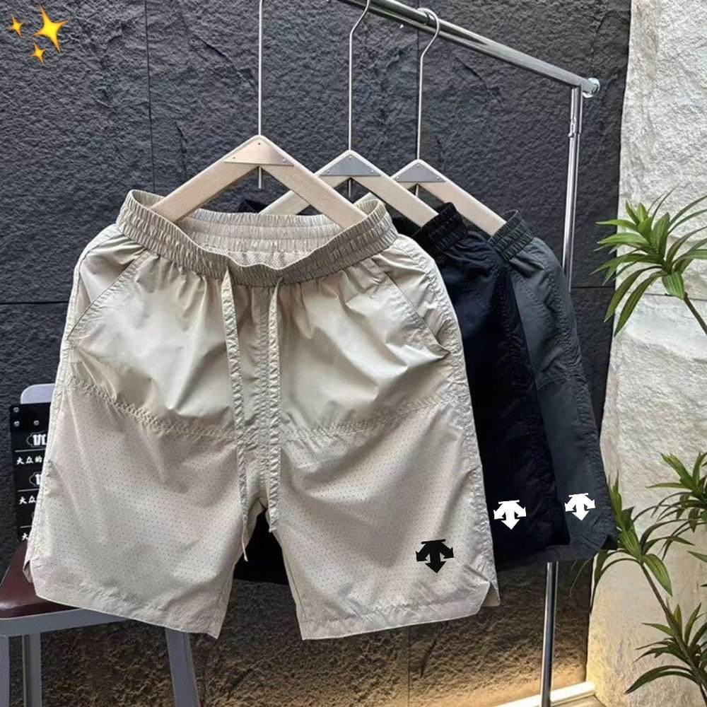 데상트 경량 통기성 루즈핏 반바지