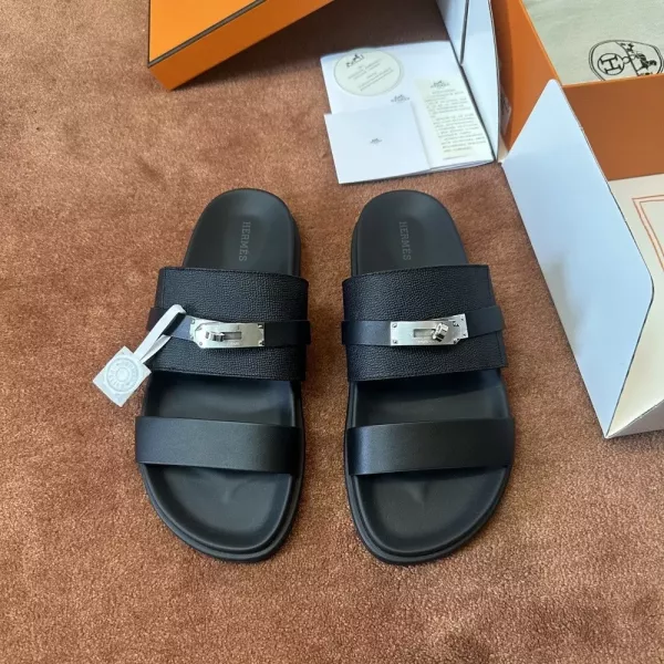 에르메스 켈리 버클 디테일 샌들