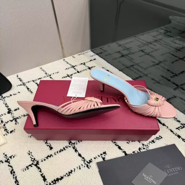 발렌티노 로고 장식 포인트 샌들